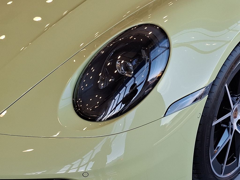 2025 Porsche 911 Carrera