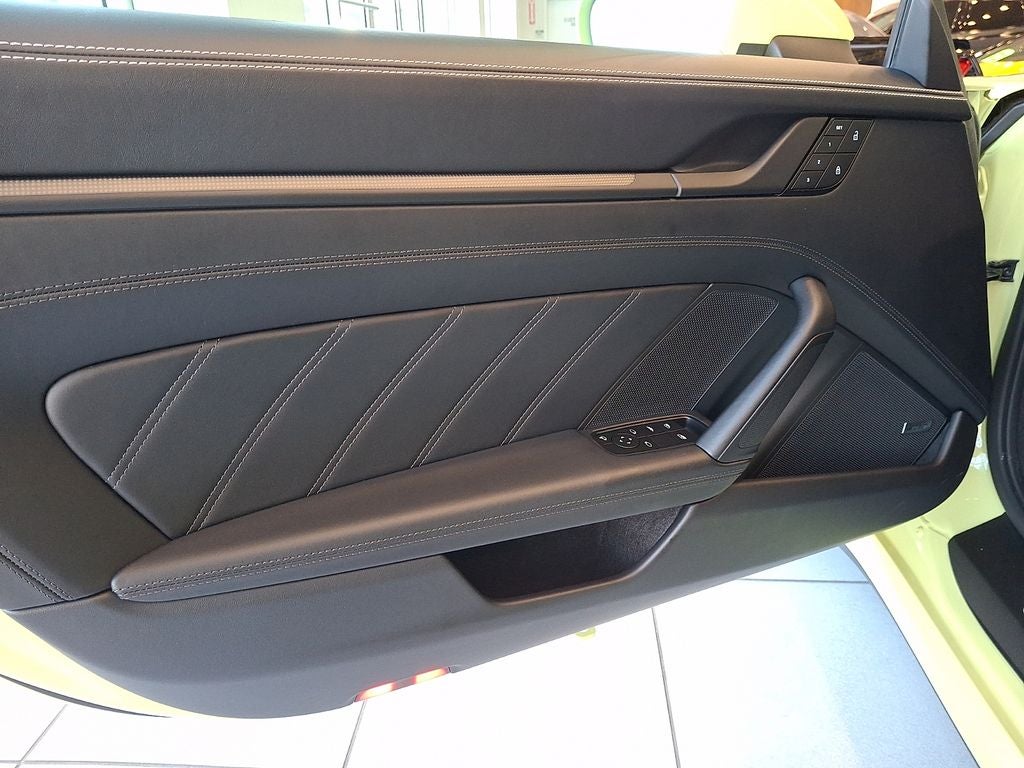 2025 Porsche 911 Carrera