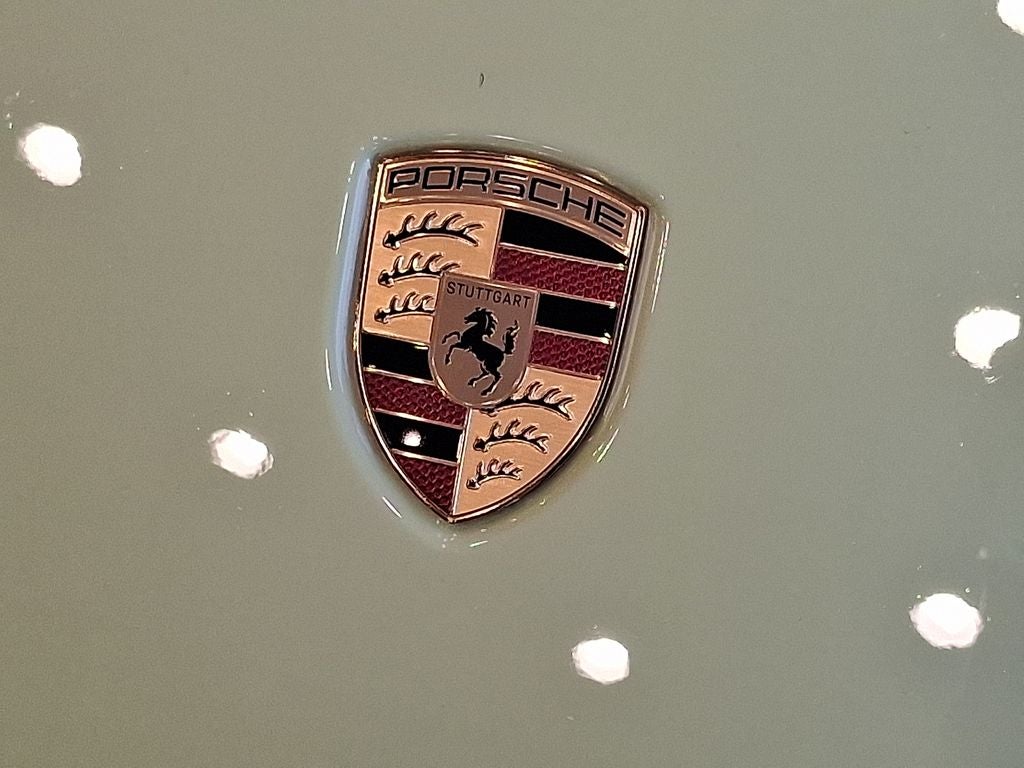 2025 Porsche 911 Carrera