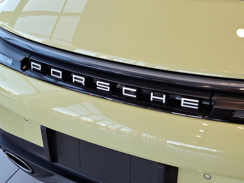 2025 Porsche 911 Carrera