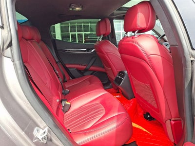 2022 Maserati Ghibli Modena