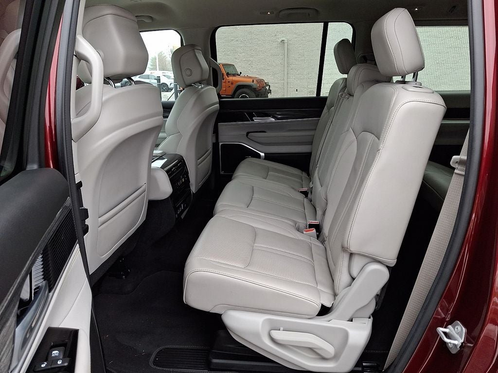 2022 Jeep Wagoneer Series III