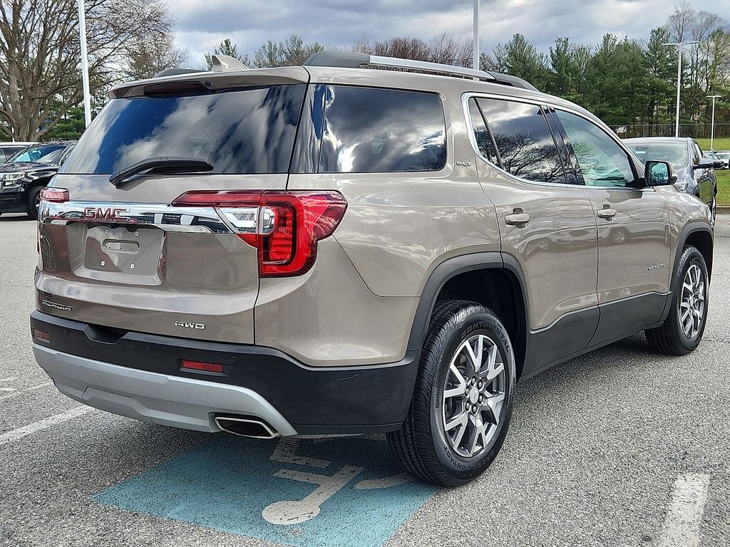 2023 GMC Acadia SLT