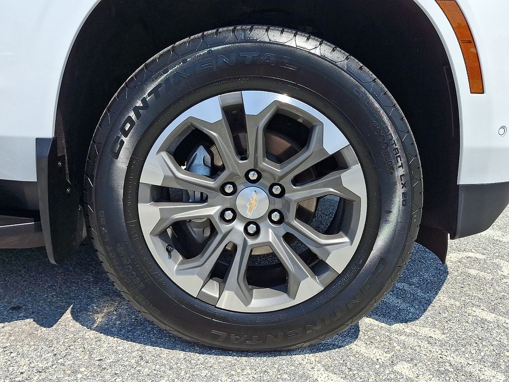 2025 Chevrolet Suburban LT