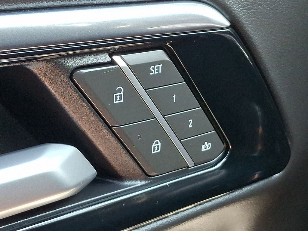 2025 Chevrolet Suburban LT