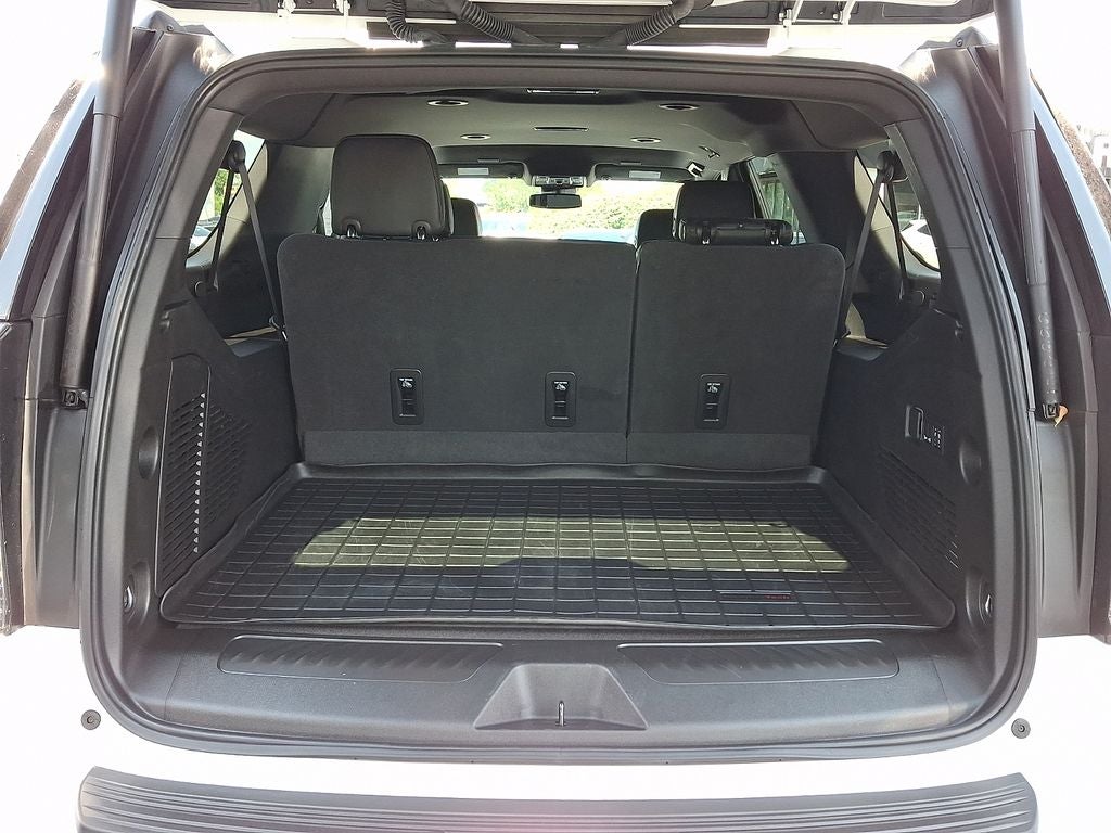 2025 Chevrolet Suburban LT