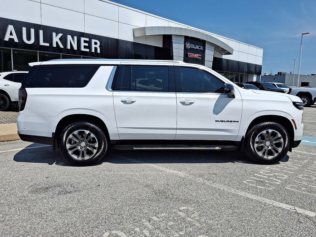 2025 Chevrolet Suburban LT
