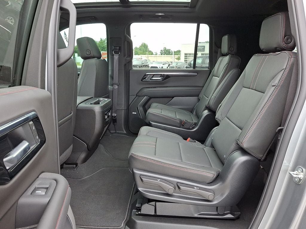2025 Chevrolet Suburban RST