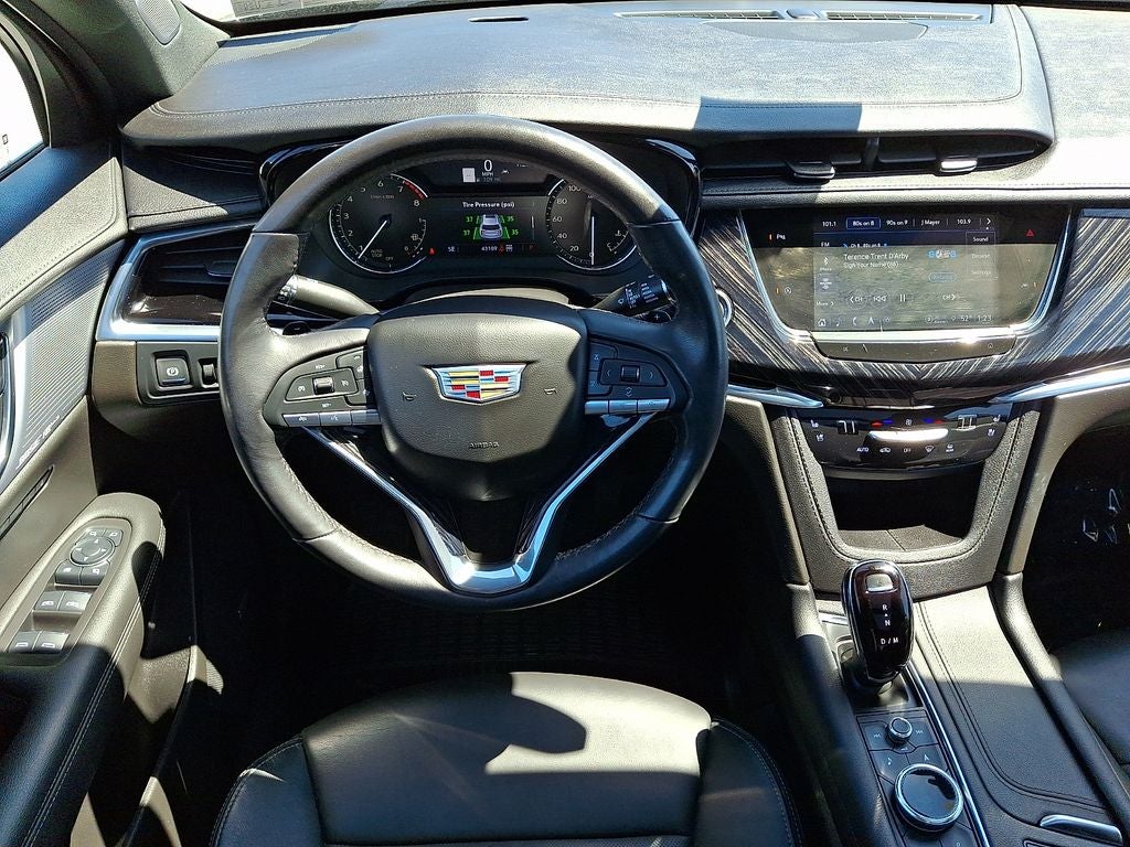2023 Cadillac XT6 Premium Luxury