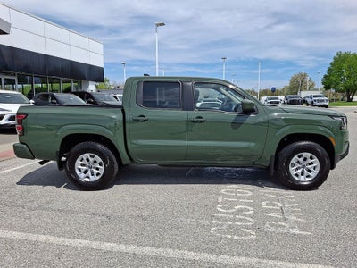 2024 Nissan Frontier SV