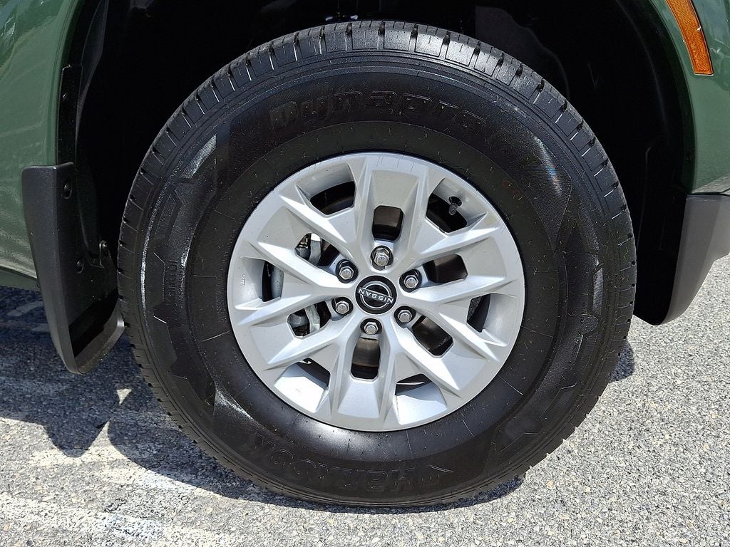 2024 Nissan Frontier SV