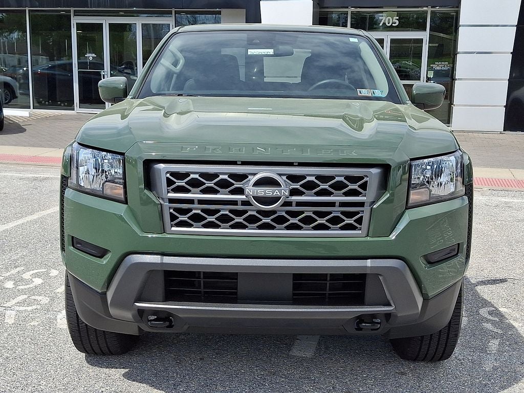2024 Nissan Frontier SV
