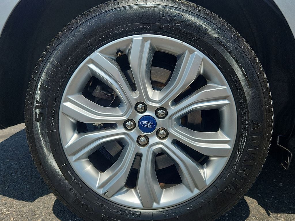 2022 Ford Edge Titanium