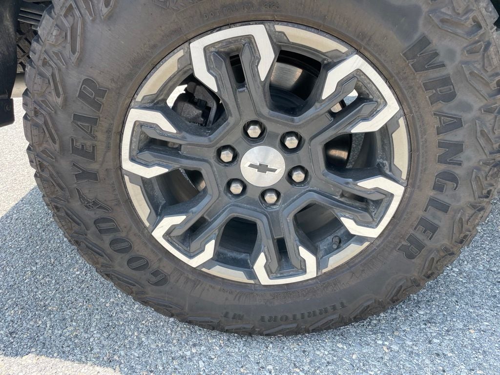 2025 Chevrolet Silverado 1500 ZR2