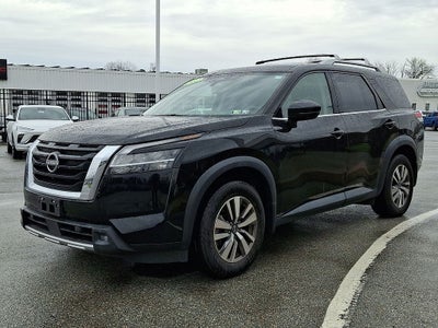 2022 Nissan Pathfinder SL