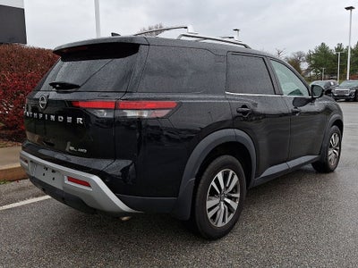 2022 Nissan Pathfinder SL