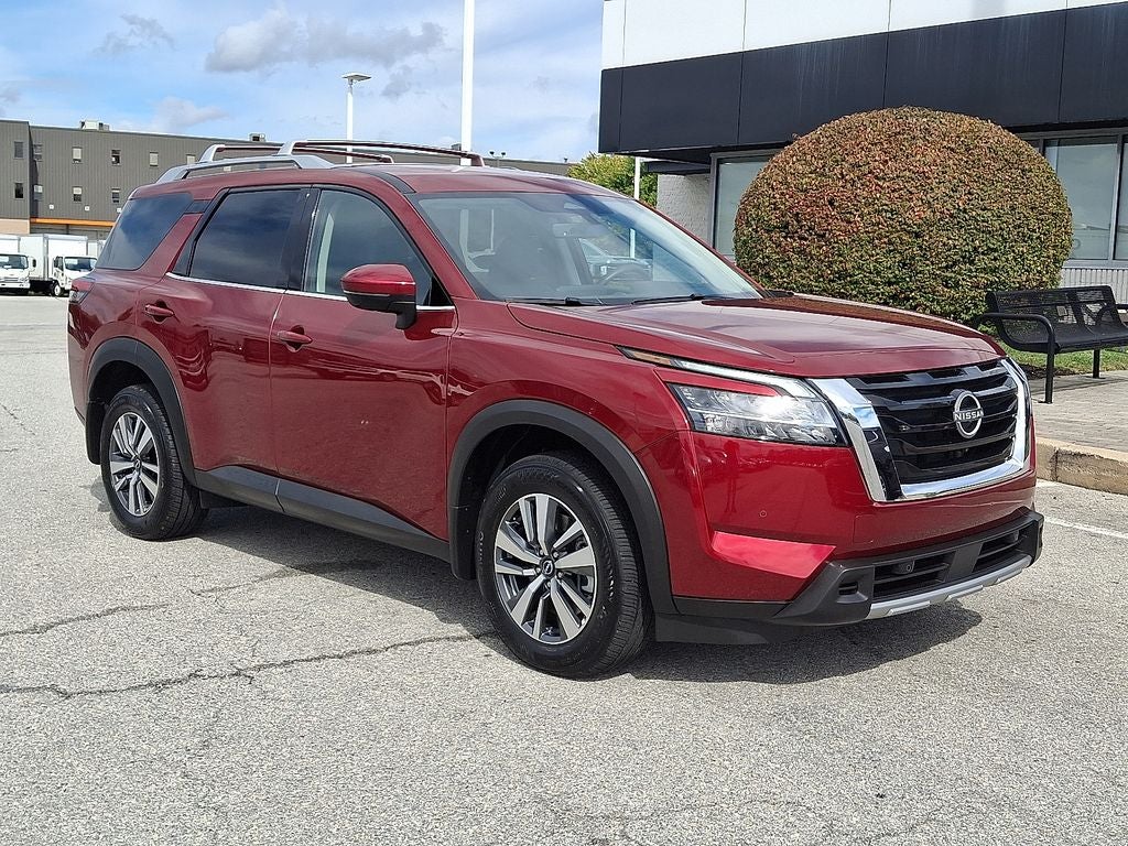 2024 Nissan Pathfinder SL