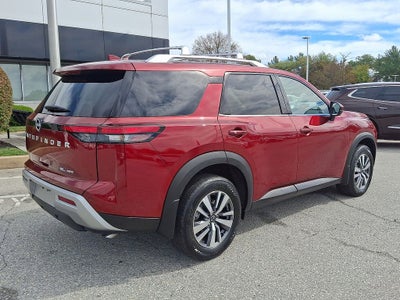 2024 Nissan Pathfinder SL