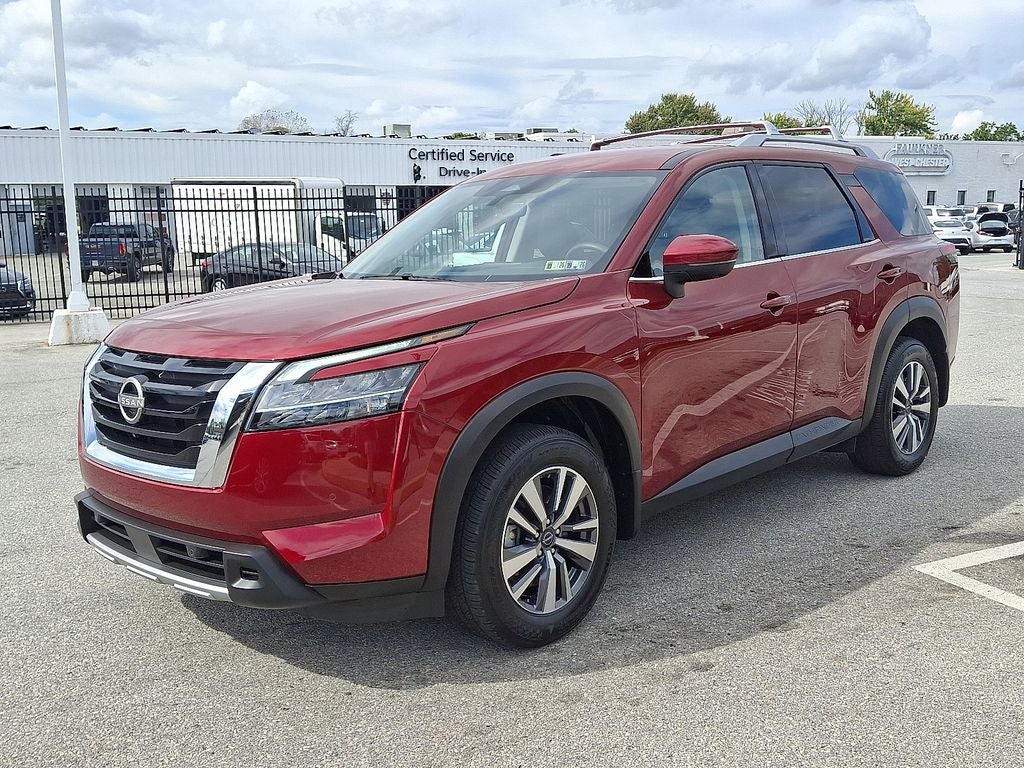 2024 Nissan Pathfinder SL