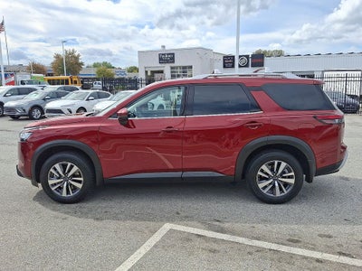 2024 Nissan Pathfinder SL