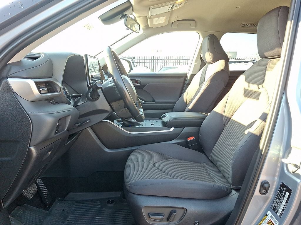 2023 Toyota Highlander Hybrid LE