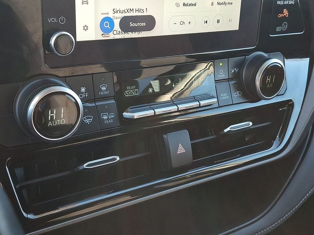 2023 Toyota Highlander Hybrid LE