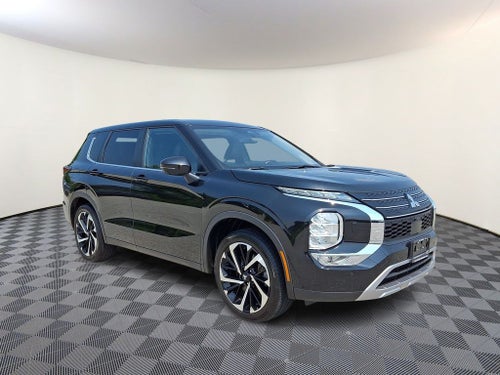 2022 Mitsubishi Outlander Base