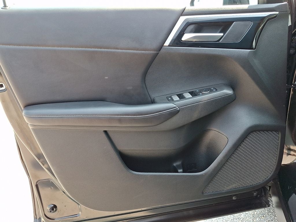 2022 Mitsubishi Outlander Base