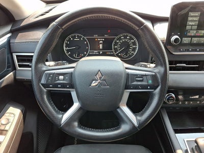 2022 Mitsubishi Outlander Base