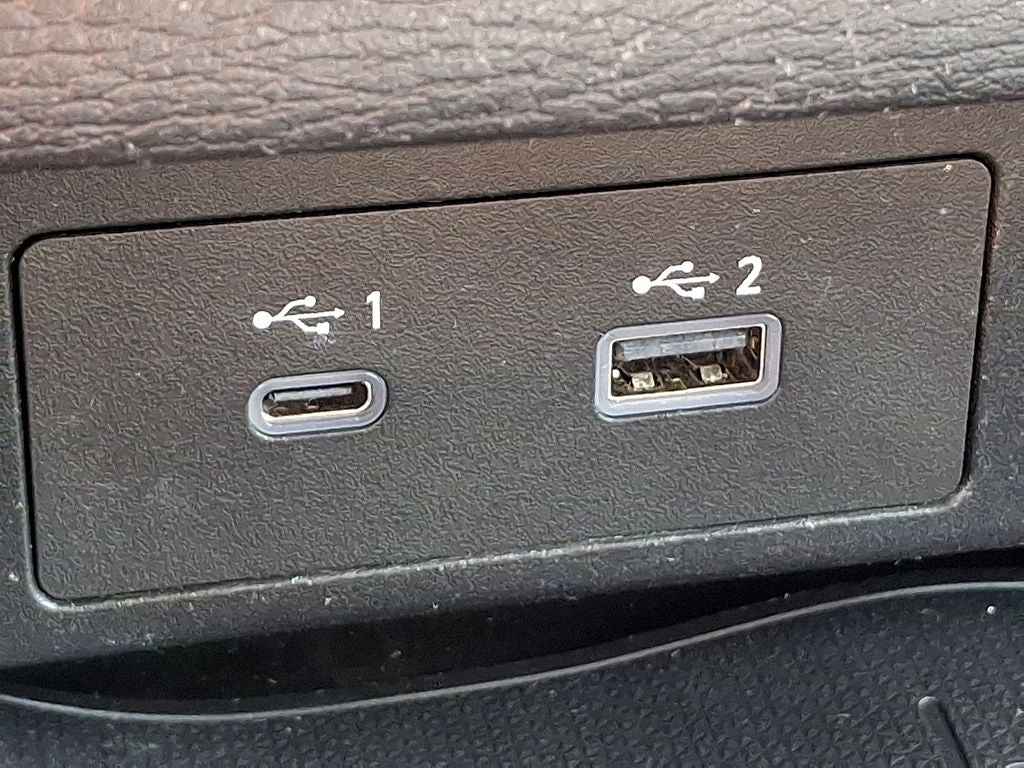 2022 Mitsubishi Outlander Base