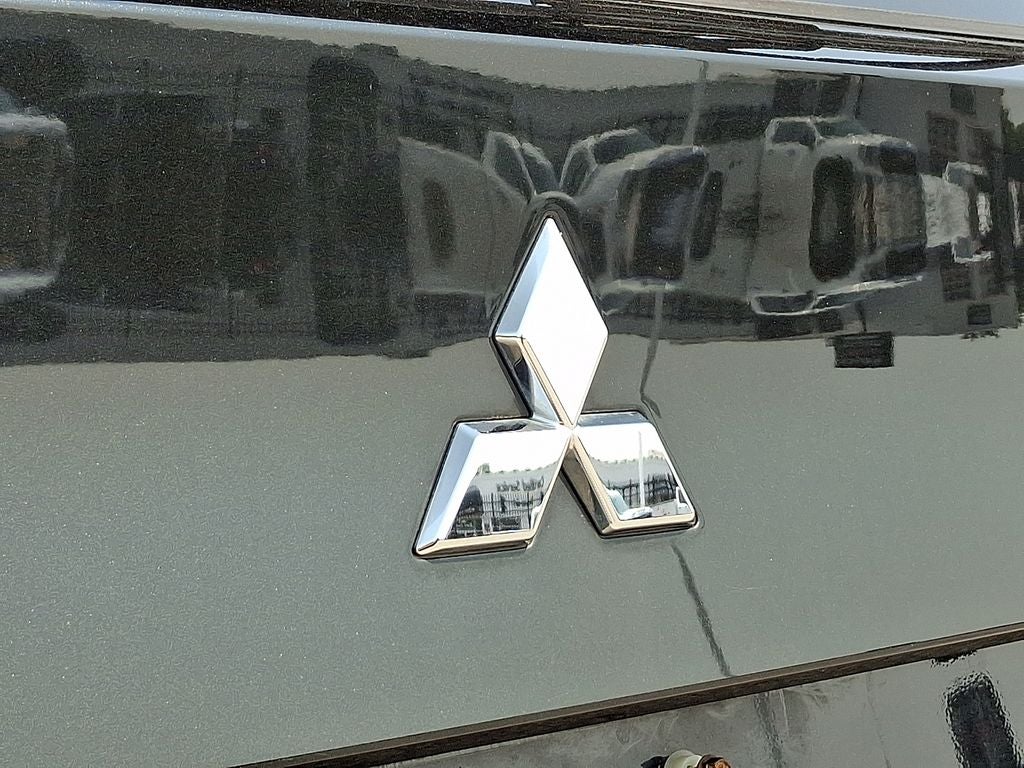 2022 Mitsubishi Outlander Base