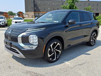 2022 Mitsubishi Outlander Base