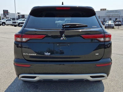 2022 Mitsubishi Outlander Base