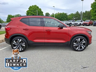2023 Volvo XC40 B5 Plus Dark Theme