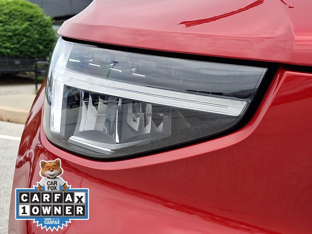 2023 Volvo XC40 B5 Plus Dark Theme
