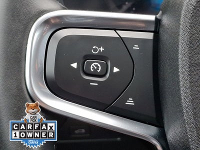 2023 Volvo XC40 B5 Plus Dark Theme