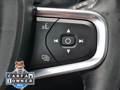 2023 Volvo XC40 B5 Plus Dark Theme