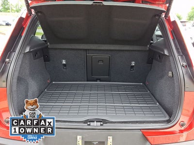 2023 Volvo XC40 B5 Plus Dark Theme