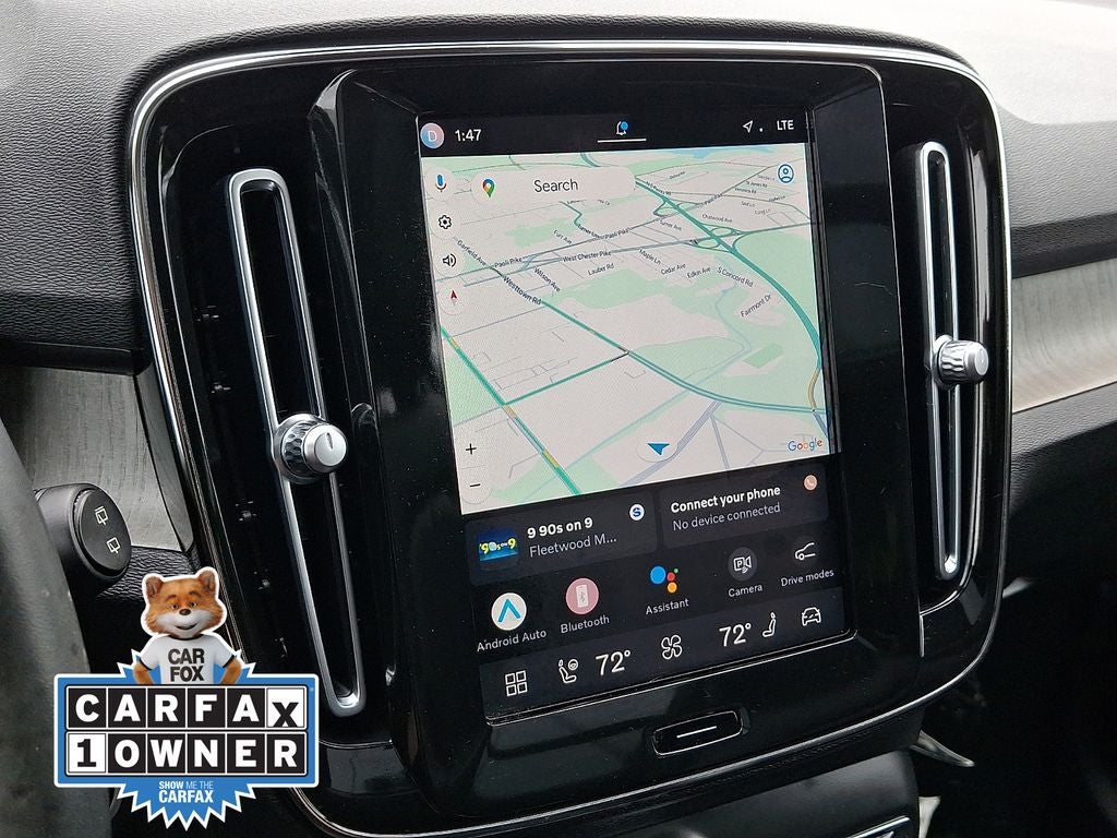 2023 Volvo XC40 B5 Plus Dark Theme
