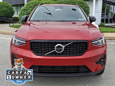 2023 Volvo XC40 B5 Plus Dark Theme