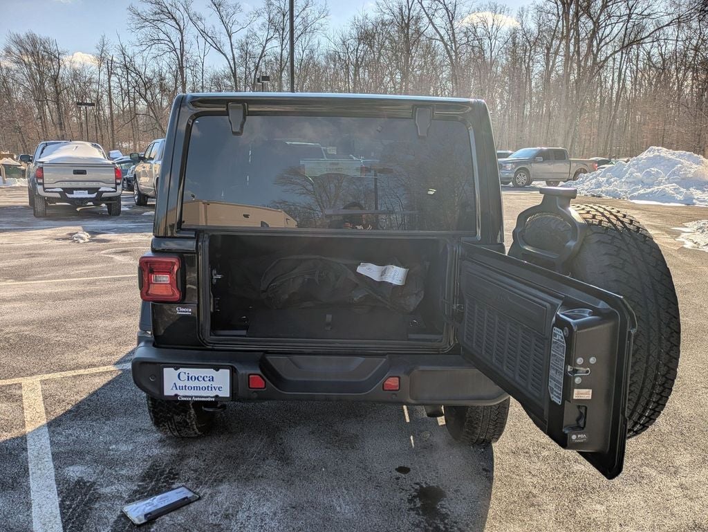 2022 Jeep Wrangler Unlimited Sahara Altitude