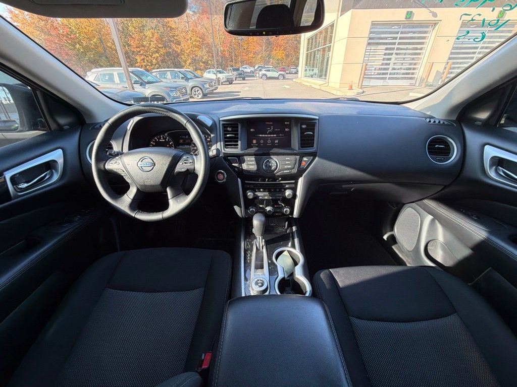 2020 Nissan Pathfinder SV