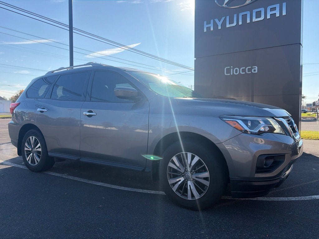2020 Nissan Pathfinder SV