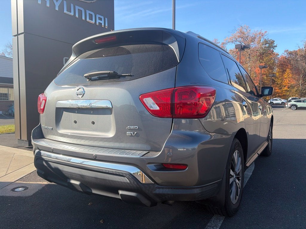2020 Nissan Pathfinder SV