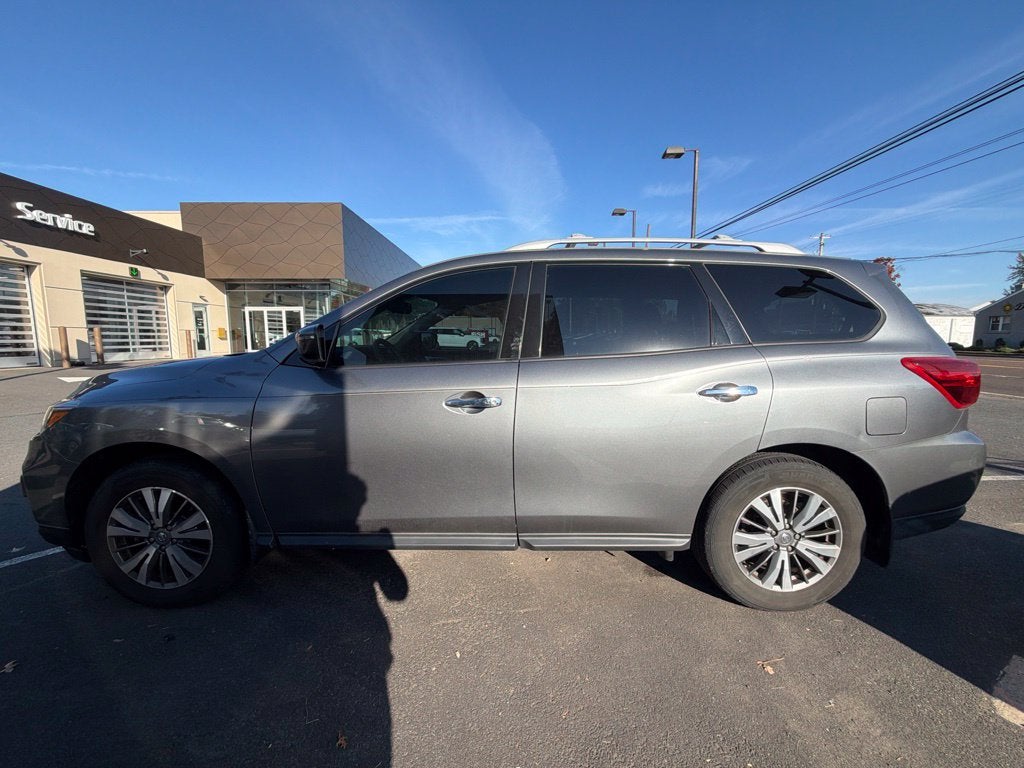 2020 Nissan Pathfinder SV