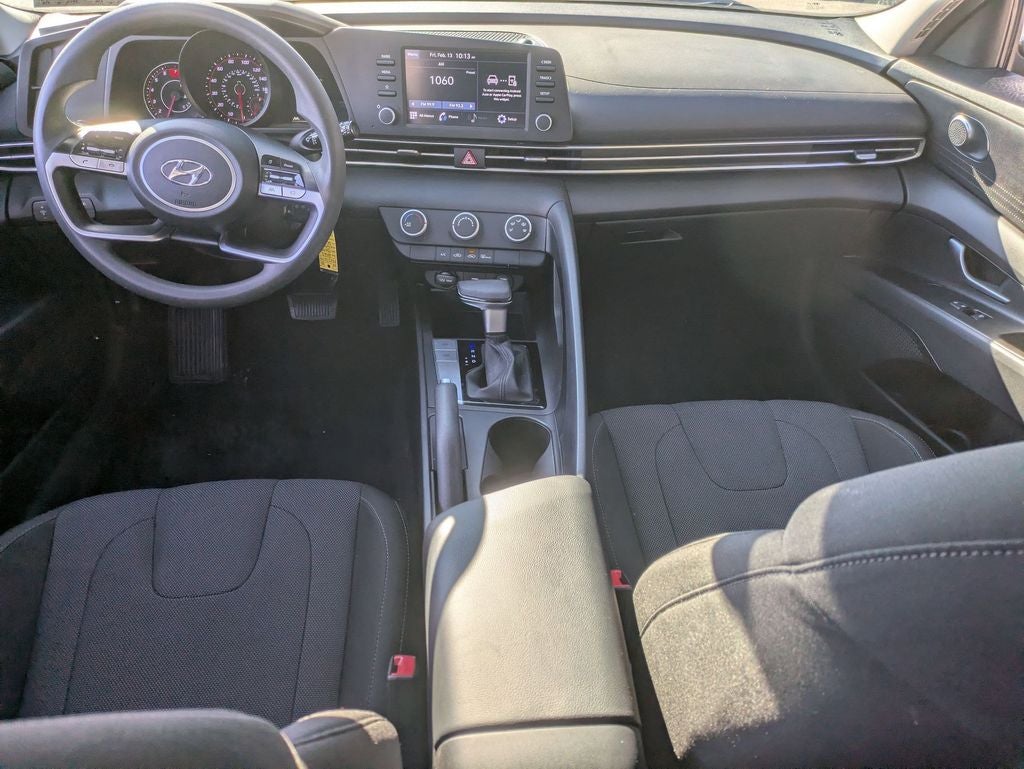 2023 Hyundai Elantra SE