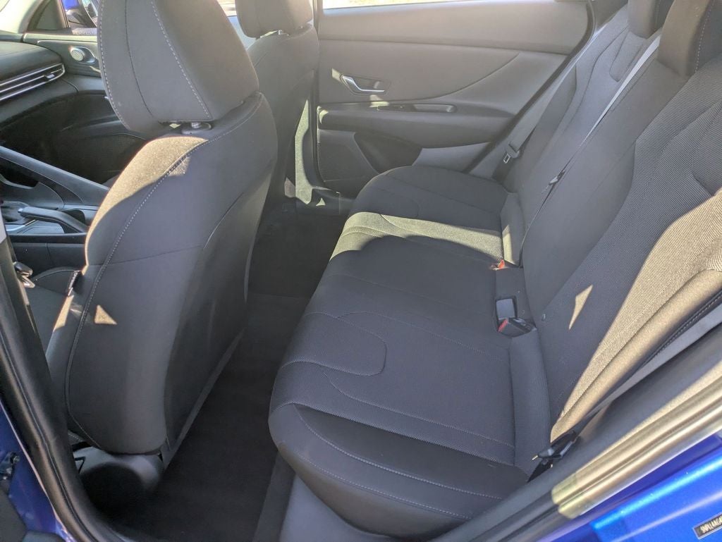 2023 Hyundai Elantra SE