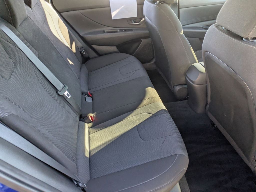 2023 Hyundai Elantra SE