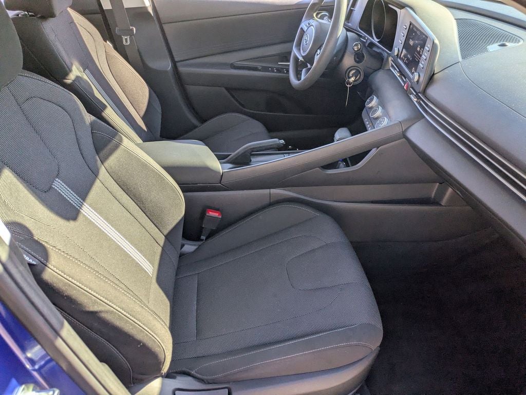 2023 Hyundai Elantra SE