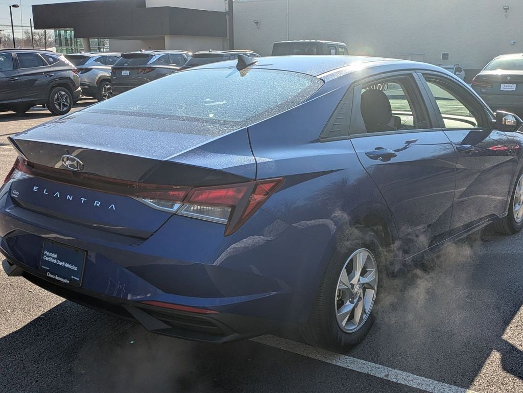 2023 Hyundai Elantra SE